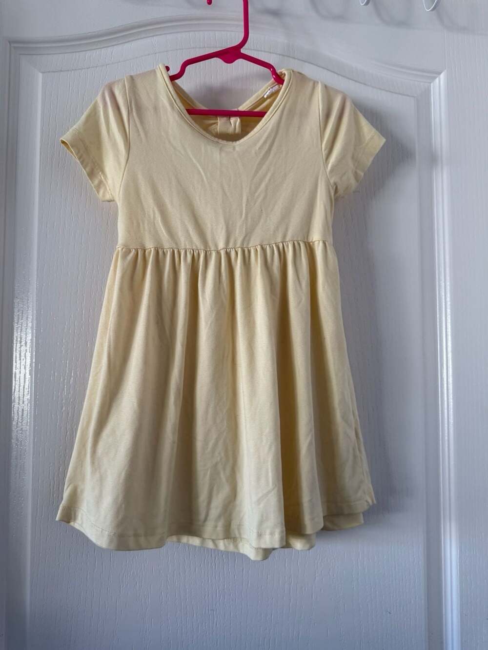 Girl's Short Sleeve Yellow Dress with Cutout Back